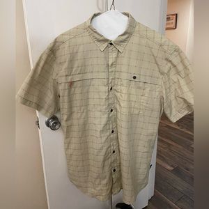 Howler Bros. Men’s XL shirt in tan & red